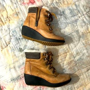 Sperry Waterproof Lined Boots